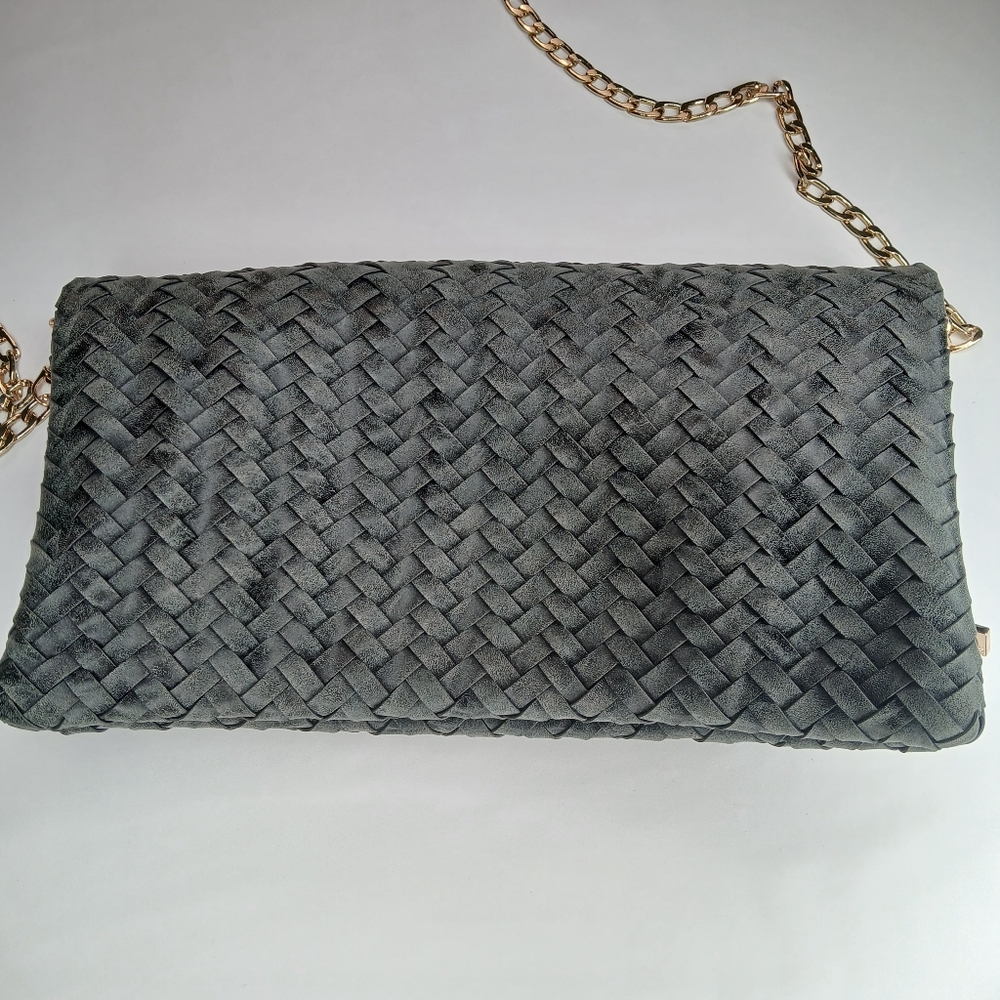 Deux Lux Weaved Crossbody Madison Foldover Black Gold Clutch - Picture 9 of 10